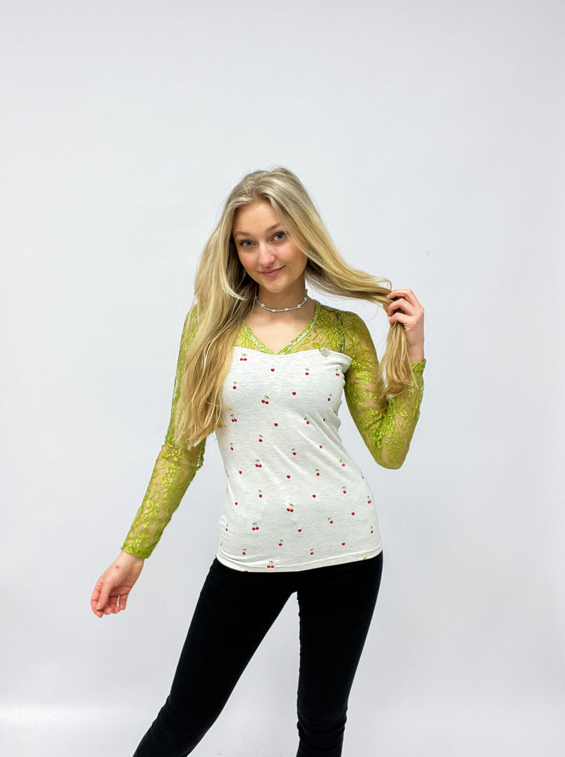 Stella| Longsleeve | Spitze| Design